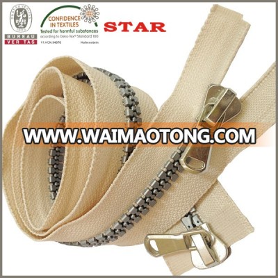 2018 New10# molded plastic white zipper for big coat